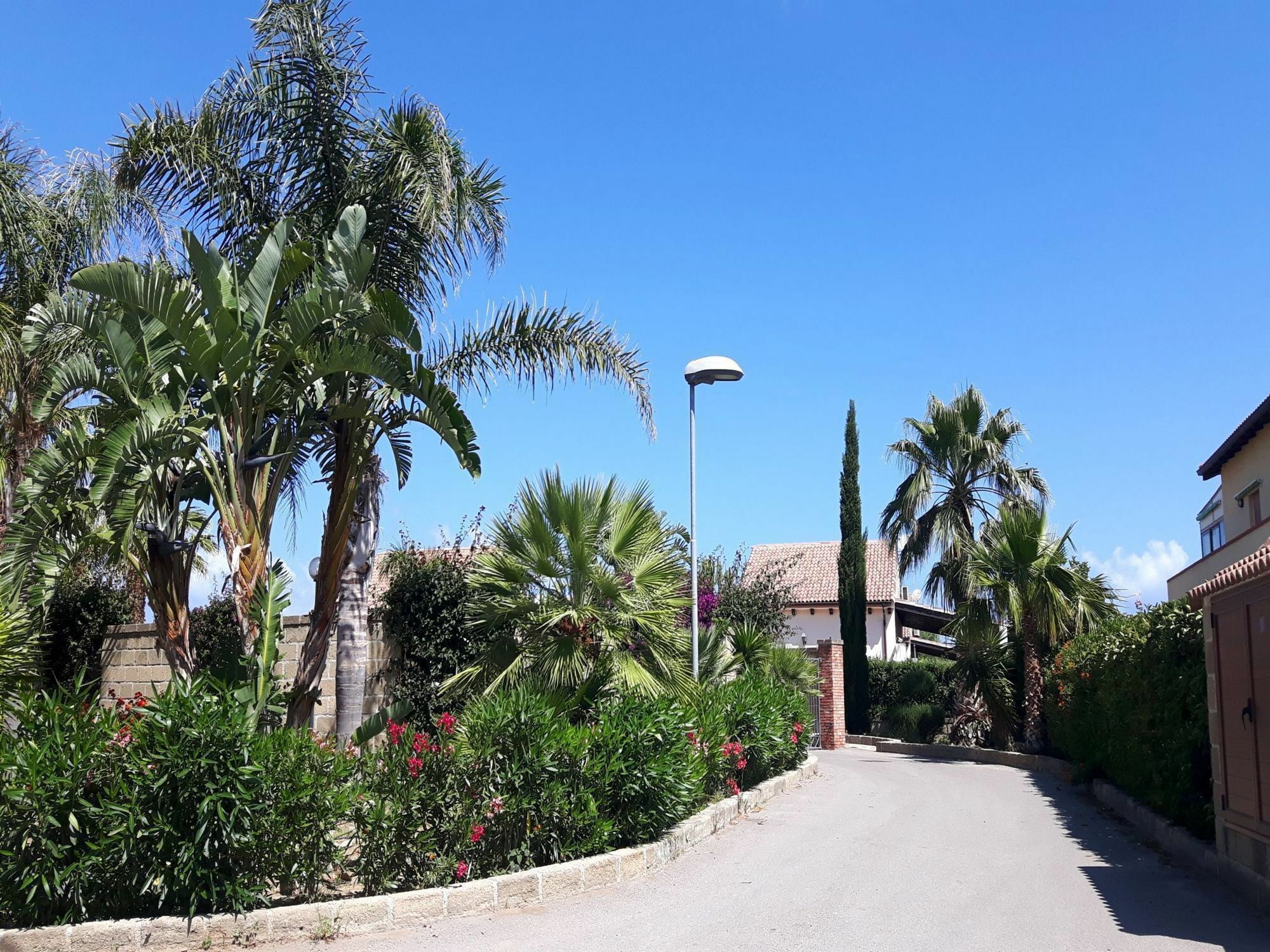 Rentopolis Villa Amare Campofelice Di Roccella Exterior foto